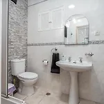 Lovely In With Terrace - Close To Apartment *