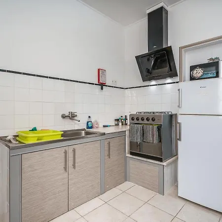 Lovely In With Terrace - Close To Lagos