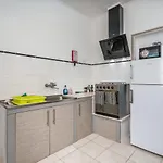 Lovely In With Terrace - Close To لاغوس