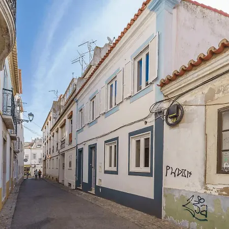 Lovely In With Terrace - Close To Lagos
