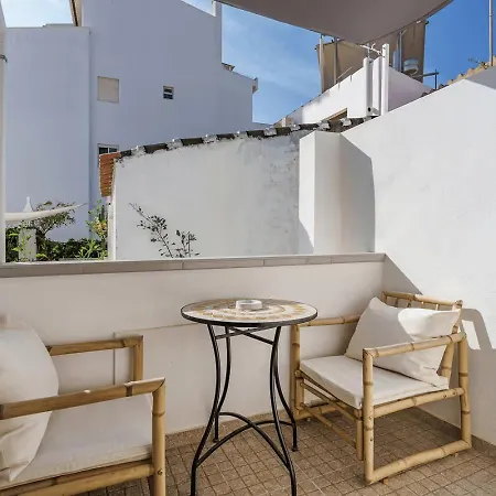Lovely In With Terrace - Close To * Lagos