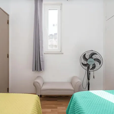 Lovely In With Terrace - Close To